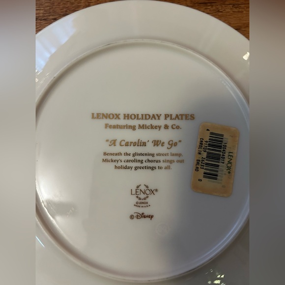 Lenox Disney Holiday “A Carolin’ We Go” Collectible Plate - Picture 8 of 9